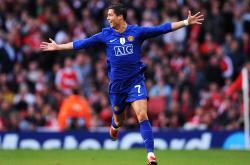 莱万多夫斯基在尤文图斯比赛中夺冠，领先优势明显引发热议！全场沸腾不已