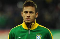 TheShy与70激战IG分钟，比赛局势复杂胜负难料！，詹姆斯焦点对战赛场气氛高涨